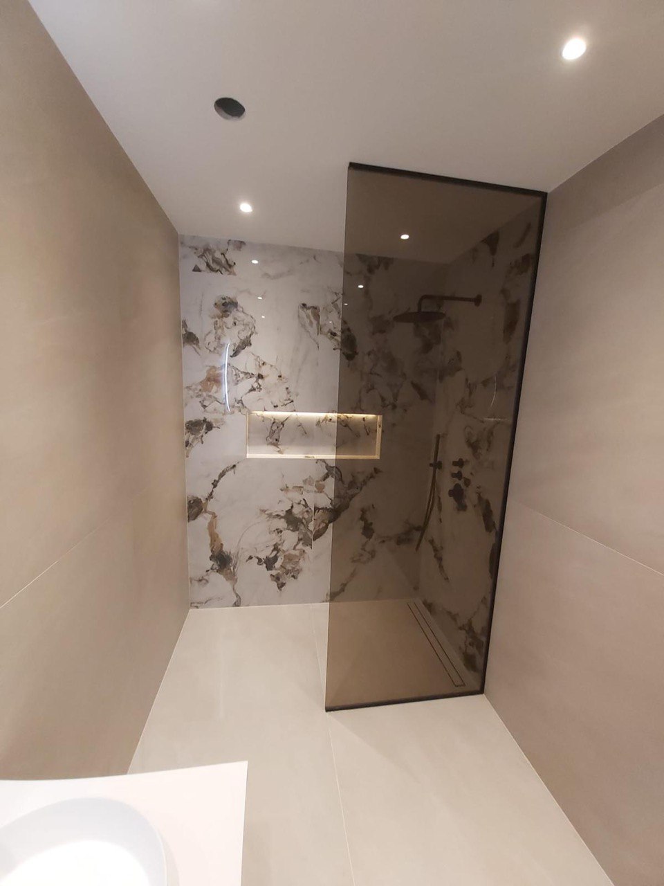 Marmeren badkamer